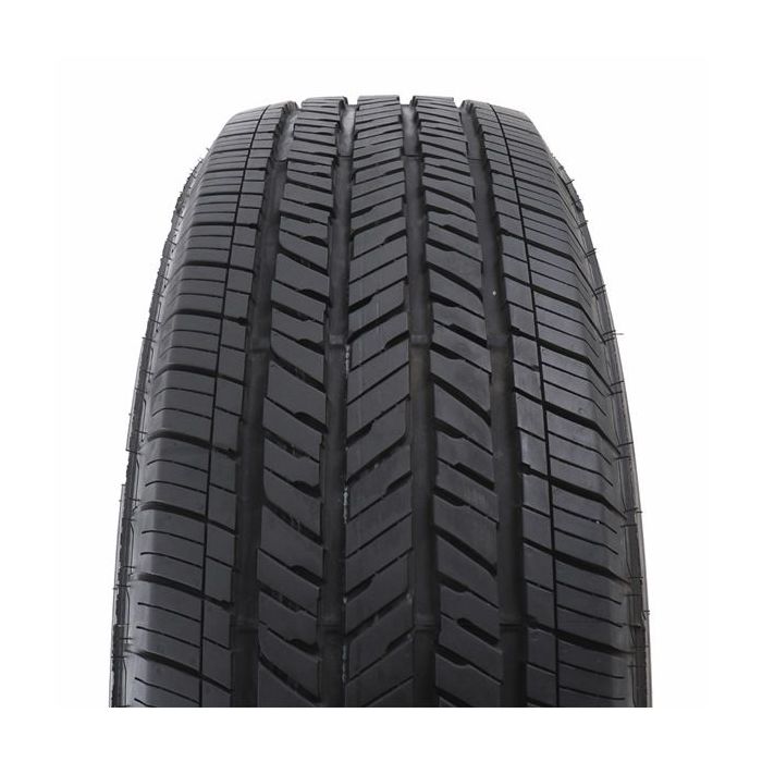 BRIDGESTONE DUELER H/T 685 USED Tire 255/70R18 2557018  113T 003492